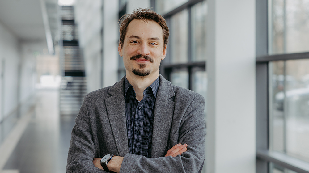 /unimagdeburg_media/Presse/Bilder/Pressemitteilungen/2026/Portrait+Prof_+Dr_+Stephan+%28c%29+Jana+Du%CC%88nnhaupt+Uni+Magdeburg-height-560-width-1000-p-138347.jpg